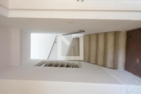 Casa à venda com 280m², 7 quartos e 2 vagasEscada