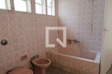 Casa à venda com 280m², 7 quartos e 2 vagasBanheiro da Suíte