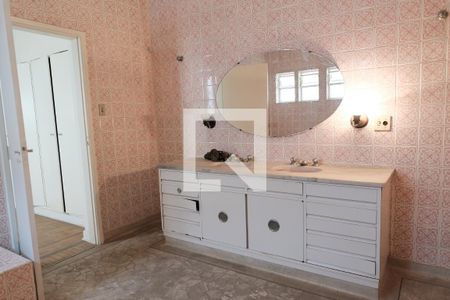 Casa à venda com 280m², 7 quartos e 2 vagasBanheiro da Suíte