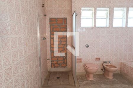 Casa à venda com 280m², 7 quartos e 2 vagasBanheiro da Suíte