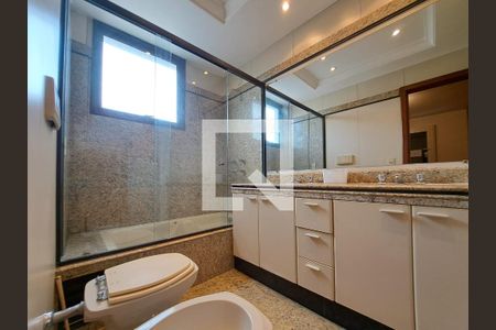 Apartamento à venda com 180m², 4 quartos e 4 vagasBanheiro