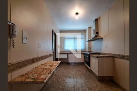 Apartamento à venda com 180m², 4 quartos e 4 vagasCozinha