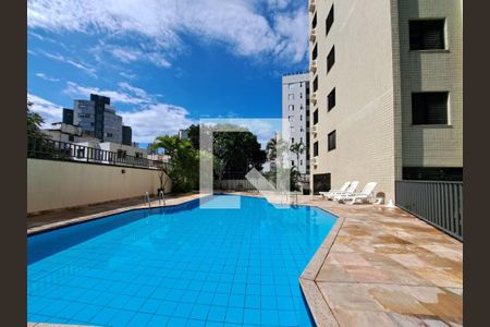 Apartamento à venda com 180m², 4 quartos e 4 vagasÁrea comum - Piscina