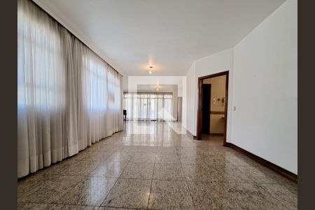 Apartamento à venda com 180m², 4 quartos e 4 vagasSala