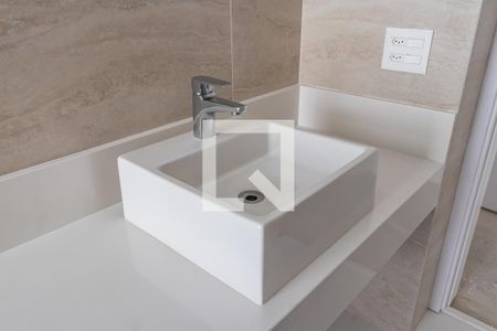 Apartamento à venda com 365m², 4 quartos e 5 vagas Apartamento à venda com 365m², 4 quartos e 5 vagasBanheiro 1 da Suíte 4