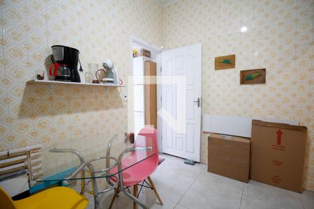 Casa à venda com 91m², 2 quartos e 2 vagasCozinha