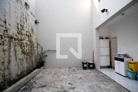 Casa à venda com 91m², 2 quartos e 2 vagasQuintal