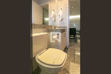Banheiro de apartamento à venda com 3 quartos, 85m² em Lourdes, Belo Horizonte