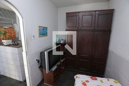 Casa à venda com 120m², 2 quartos e 2 vagasQuarto de Serviço