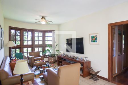 Sala de TV de casa de condomínio à venda com 5 quartos, 361m² em Vila do Ouro, Nova Lima