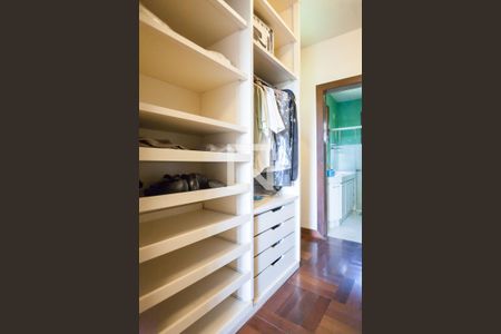 Casa de condomínio à venda com 361m², 5 quartos e 4 vagascloset sauite master