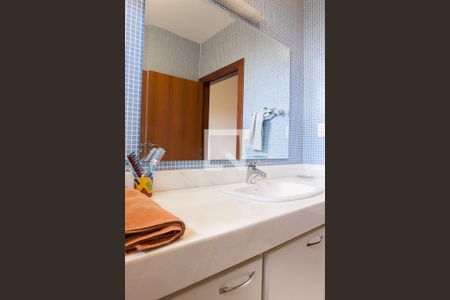 Casa de condomínio à venda com 361m², 5 quartos e 4 vagasbanheiro sauite 1 