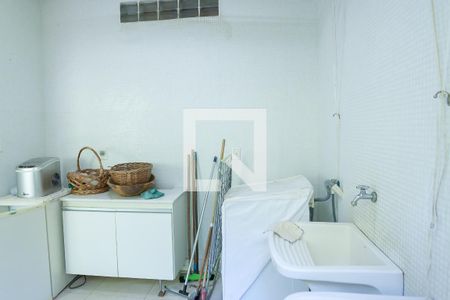 Casa de condomínio à venda com 361m², 5 quartos e 4 vagasarea de serviço 