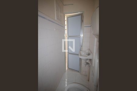 Banheiro de apartamento à venda com 1 quarto, 50m² em Braz de Pina, Rio de Janeiro