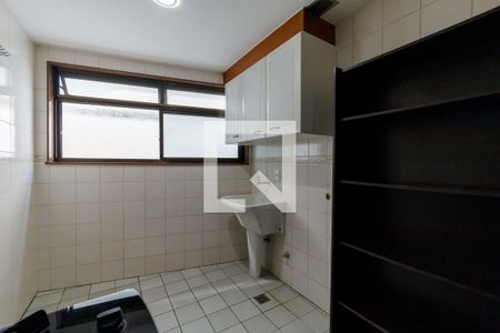 Apartamento à venda com 185m², 3 quartos e 3 vagas Apartamento à venda com 185m², 3 quartos e 3 vagasÁrea de Serviço
