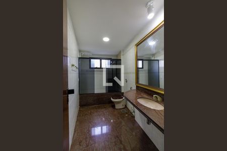 Apartamento à venda com 185m², 3 quartos e 3 vagas Apartamento à venda com 185m², 3 quartos e 3 vagasBanheiro Suíte