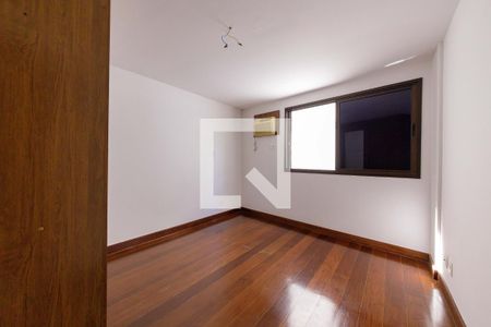 Apartamento à venda com 185m², 3 quartos e 3 vagas Apartamento à venda com 185m², 3 quartos e 3 vagasQuarto 2