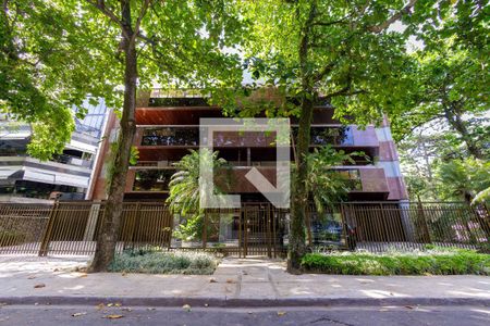 Apartamento à venda com 185m², 3 quartos e 3 vagas Apartamento à venda com 185m², 3 quartos e 3 vagasFachada