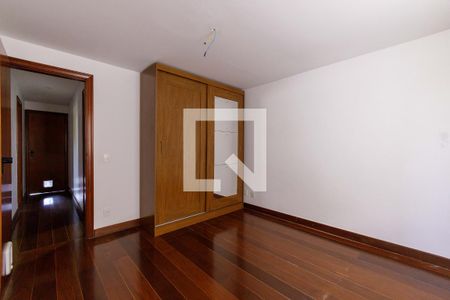 Apartamento à venda com 185m², 3 quartos e 3 vagas Apartamento à venda com 185m², 3 quartos e 3 vagasQuarto 2