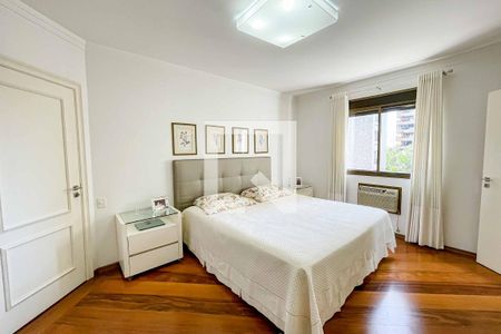 Apartamento à venda com 260m², 3 quartos e 3 vagasSuite 