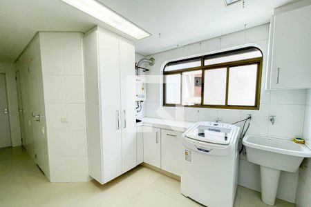 Apartamento à venda com 260m², 3 quartos e 3 vagasCozinha