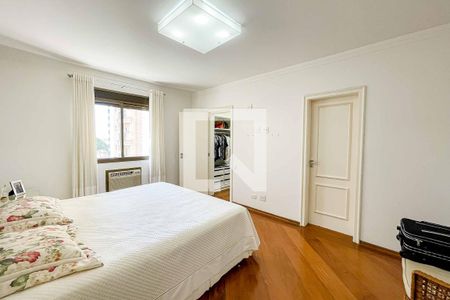 Apartamento à venda com 260m², 3 quartos e 3 vagasSuite 