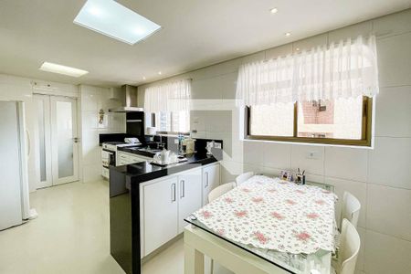 Apartamento à venda com 260m², 3 quartos e 3 vagasCozinha