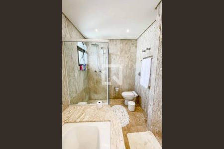 Apartamento à venda com 260m², 3 quartos e 3 vagasBanheiro