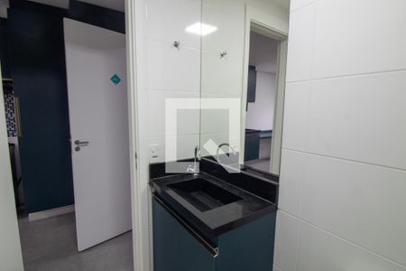 Banheiro de apartamento à venda com 1 quarto, 24m² em Santo Amaro, São Paulo