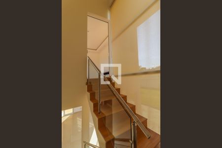 Escada de casa de condomínio à venda com 5 quartos, 579m² em Jardim Tereza Cristina, Jundiaí