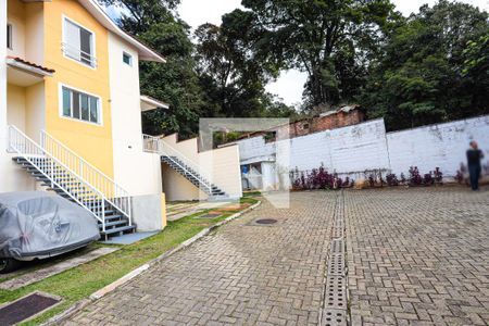 Casa de condomínio para alugar com 86m², 3 quartos e 2 vagas Casa de condomínio para alugar com 86m², 3 quartos e 2 vagasFachada da casa e final da rua
