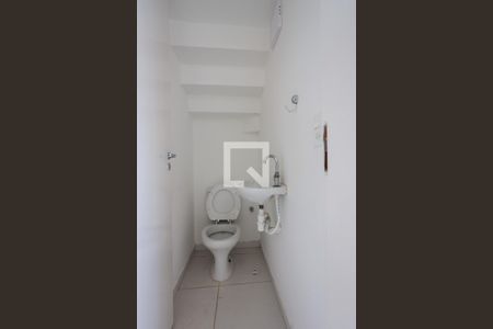 Lavabo de casa de condomínio para alugar com 3 quartos, 86m² em Chácara Ondas Verdes, Cotia