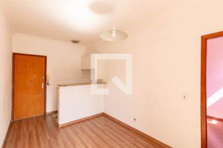 Sala/Cozinha de apartamento para alugar com 1 quarto, 26m² em Santo Agostinho, Belo Horizonte