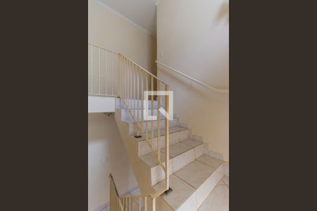 Casa à venda com 260m², 4 quartos e 3 vagasEscada