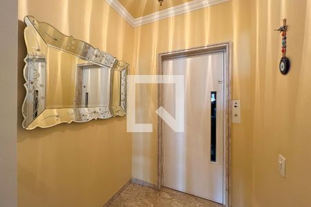 Apartamento à venda com 180m², 3 quartos e 3 vagasHall Privativo