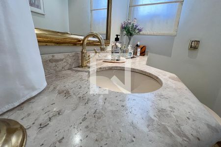 Apartamento à venda com 180m², 3 quartos e 3 vagasLavabo