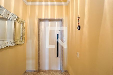 Apartamento à venda com 180m², 3 quartos e 3 vagasHall Privativo