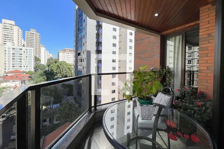Apartamento à venda com 180m², 3 quartos e 3 vagasVaranda