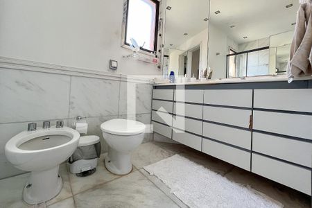 Apartamento à venda com 180m², 3 quartos e 3 vagasBanheiro do Quarto 3