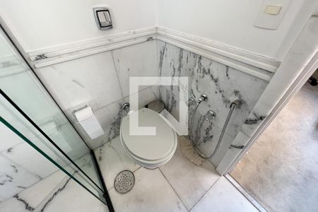 Apartamento à venda com 180m², 3 quartos e 3 vagasBanheiro do Quarto 2