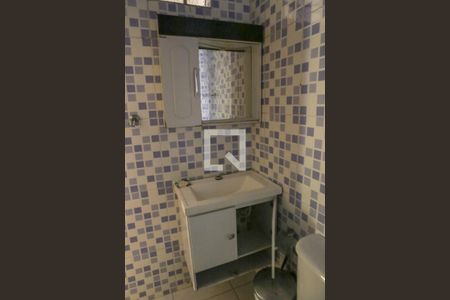 Casa à venda com 300m², 2 quartos e sem vagaEdícula - Banheiro