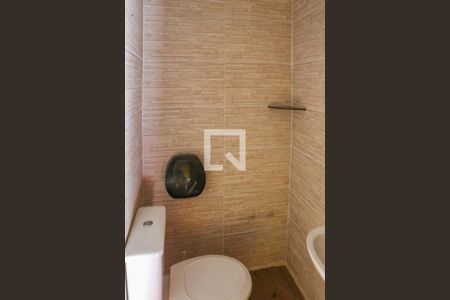 Casa à venda com 300m², 2 quartos e sem vagaParte da frente - Banheiro