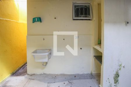 Casa à venda com 300m², 2 quartos e sem vagaQuintal e Área de Serviço