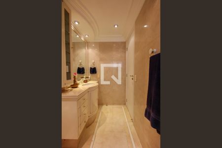 Apartamento à venda com 170m², 4 quartos e 3 vagasBanheiro da Suíte 2