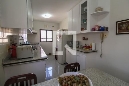 Apartamento à venda com 170m², 4 quartos e 3 vagasCozinha
