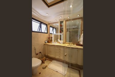 Apartamento à venda com 170m², 4 quartos e 3 vagasBanheiro da Suíte 1