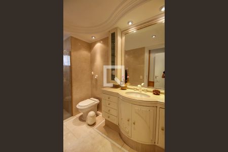 Apartamento à venda com 170m², 4 quartos e 3 vagasBanheiro da Suíte 2