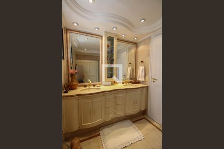 Apartamento à venda com 170m², 4 quartos e 3 vagasBanheiro da Suíte 1