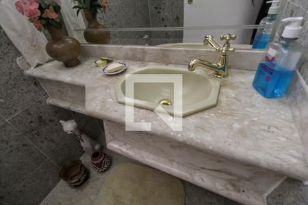 Apartamento à venda com 170m², 4 quartos e 3 vagasLavabo