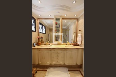 Apartamento à venda com 170m², 4 quartos e 3 vagasBanheiro da Suíte 1